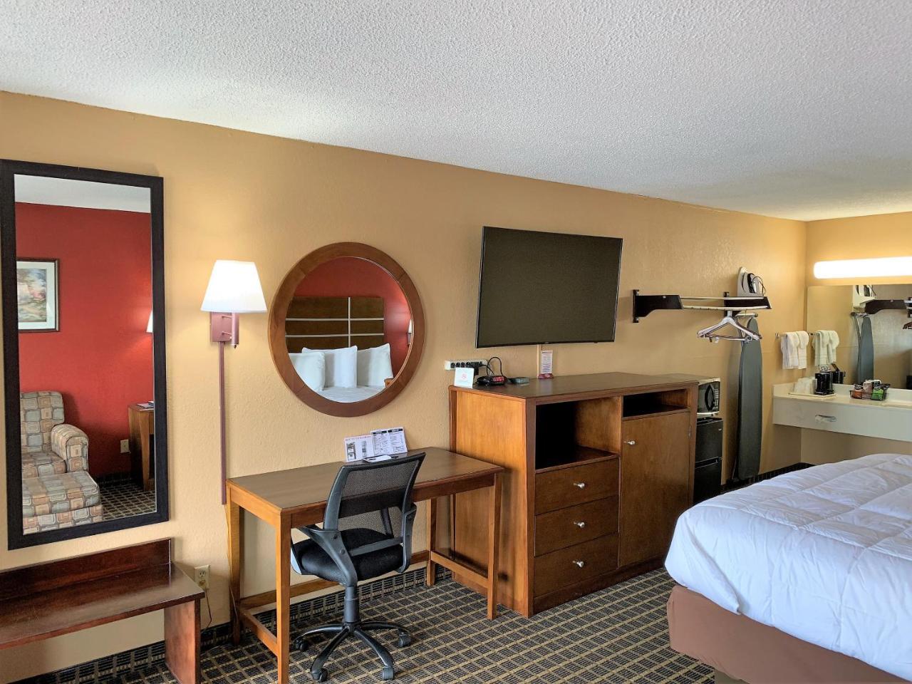 Star Plus Inn & Suites Selmer Eksteriør bilde