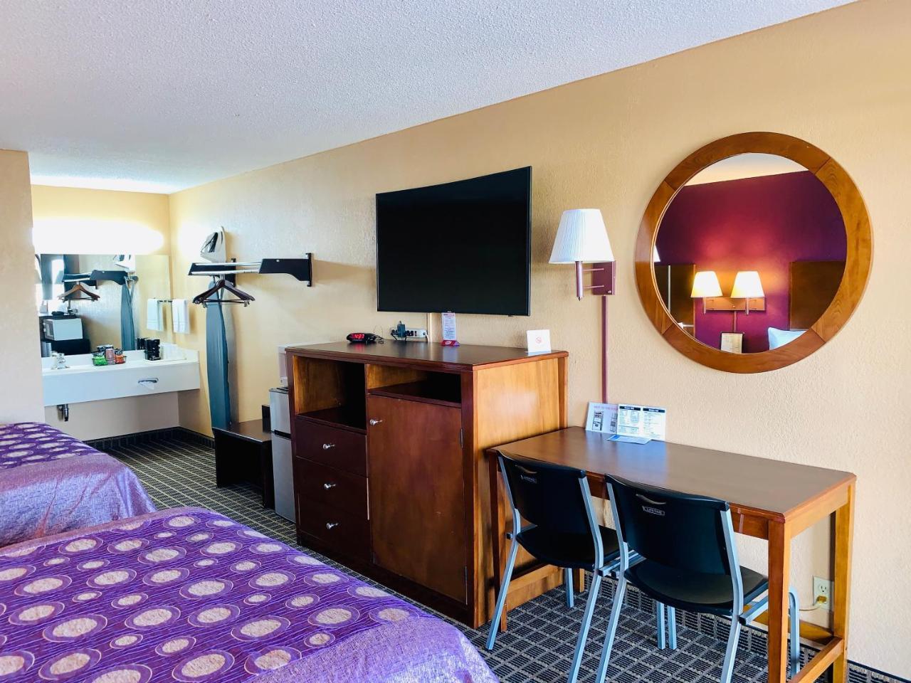 Star Plus Inn & Suites Selmer Eksteriør bilde