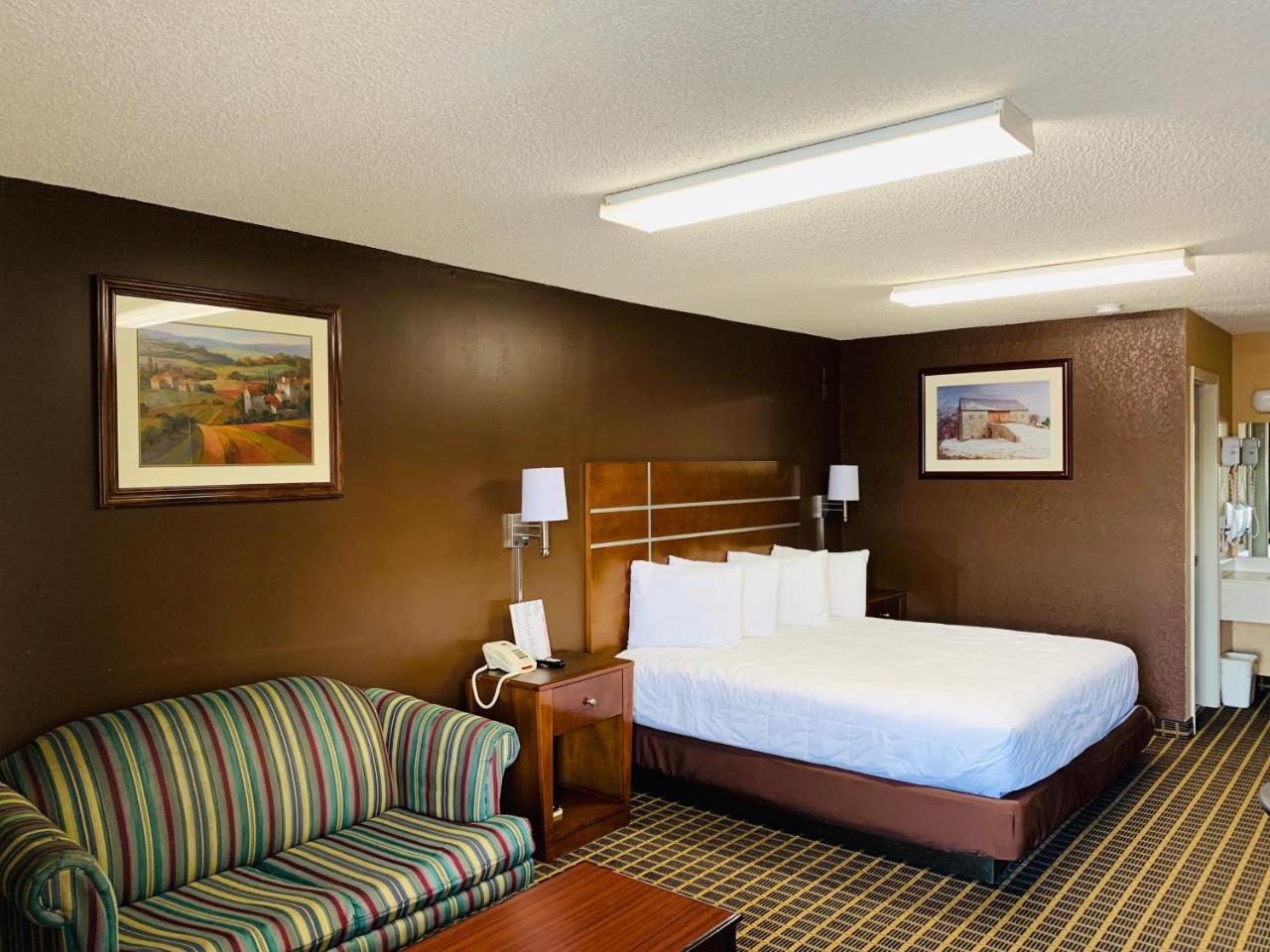 Star Plus Inn & Suites Selmer Eksteriør bilde