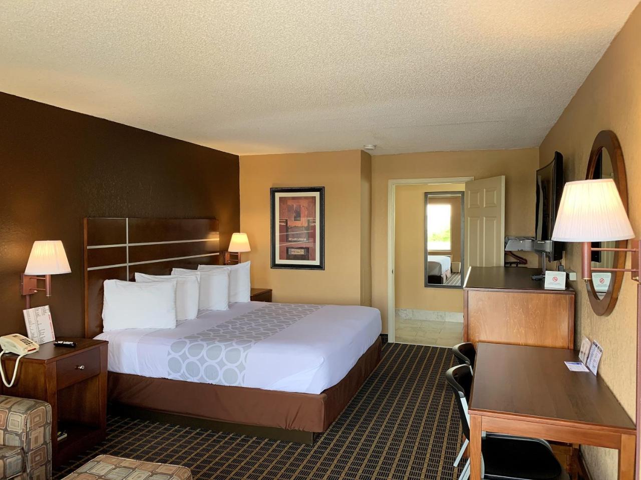 Star Plus Inn & Suites Selmer Eksteriør bilde