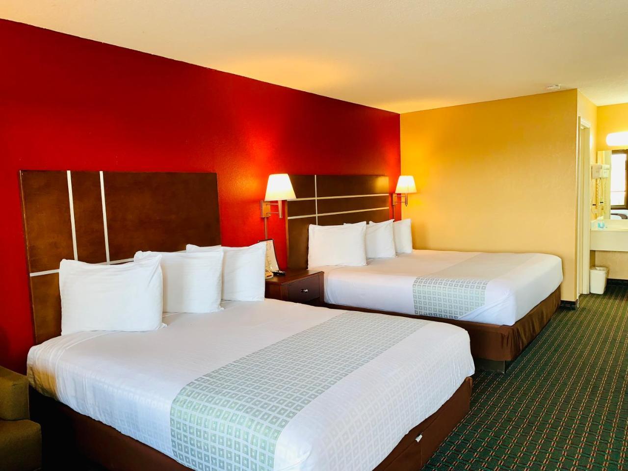 Star Plus Inn & Suites Selmer Eksteriør bilde