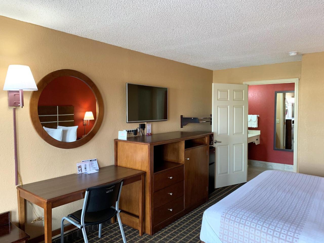 Star Plus Inn & Suites Selmer Eksteriør bilde
