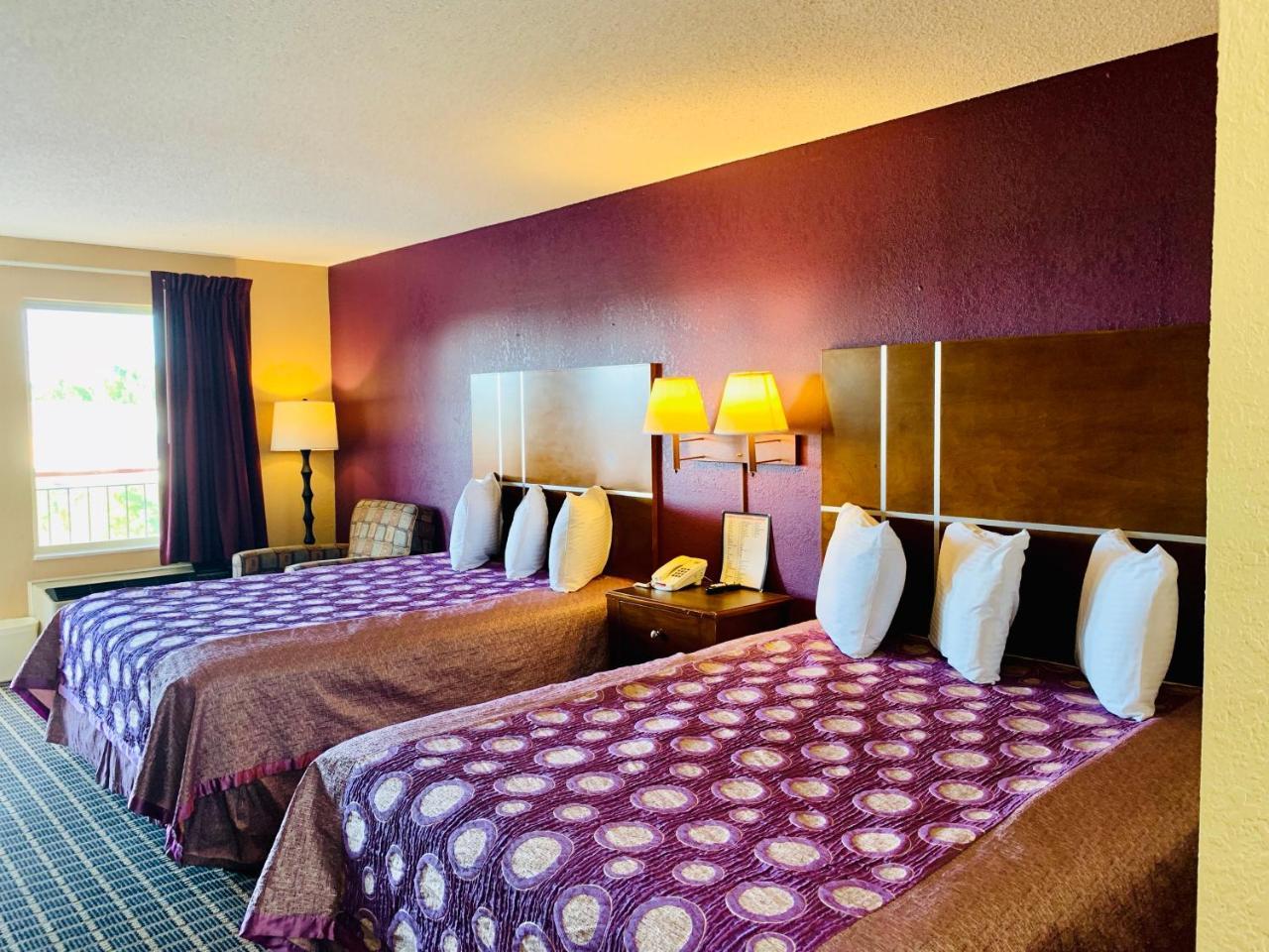 Star Plus Inn & Suites Selmer Eksteriør bilde