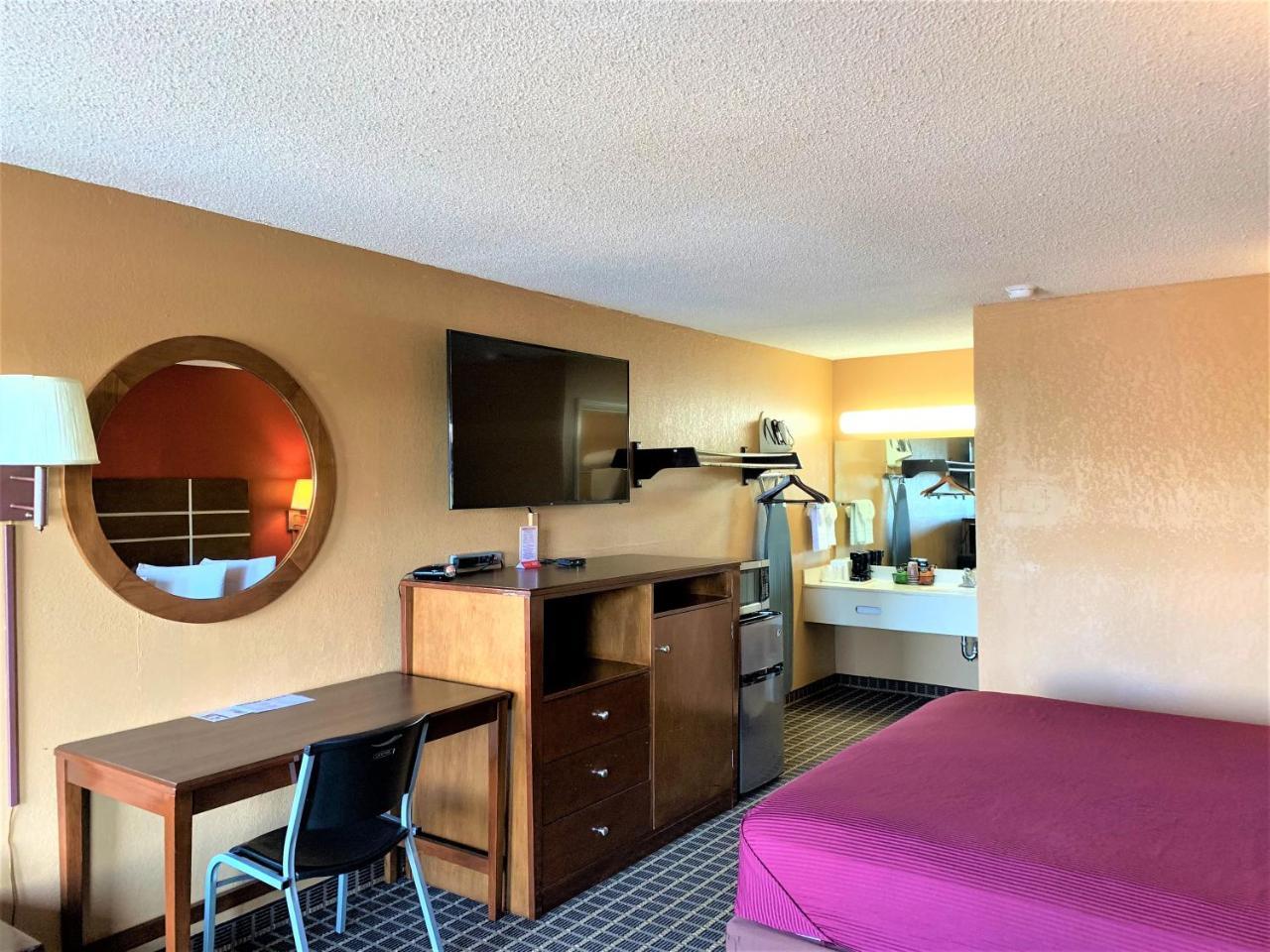 Star Plus Inn & Suites Selmer Eksteriør bilde