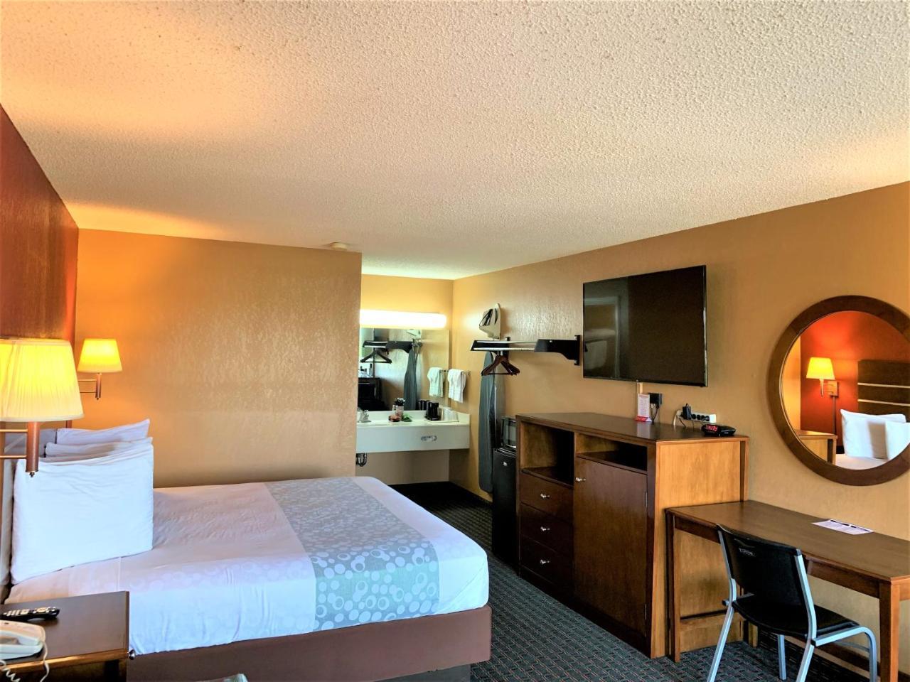 Star Plus Inn & Suites Selmer Eksteriør bilde