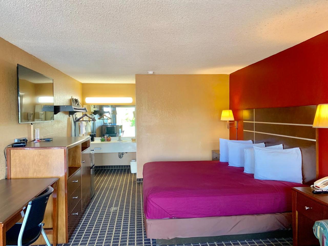 Star Plus Inn & Suites Selmer Eksteriør bilde