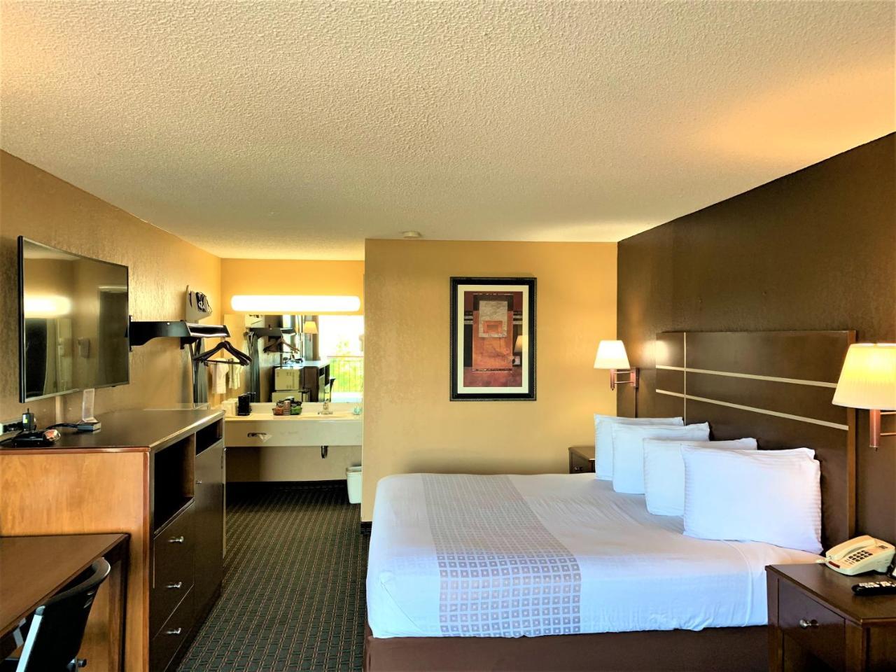 Star Plus Inn & Suites Selmer Eksteriør bilde