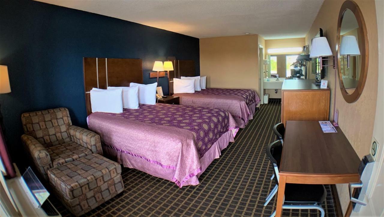 Star Plus Inn & Suites Selmer Eksteriør bilde