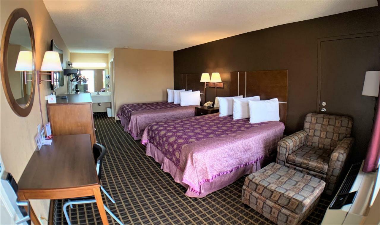 Star Plus Inn & Suites Selmer Eksteriør bilde